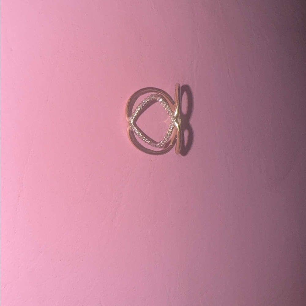 Elegant Gold and Silver Women's Ring